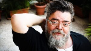 Σταμάτης Κραουνάκης: Πάντα προτιμώ την ελευθερία της επόμενης μέρας