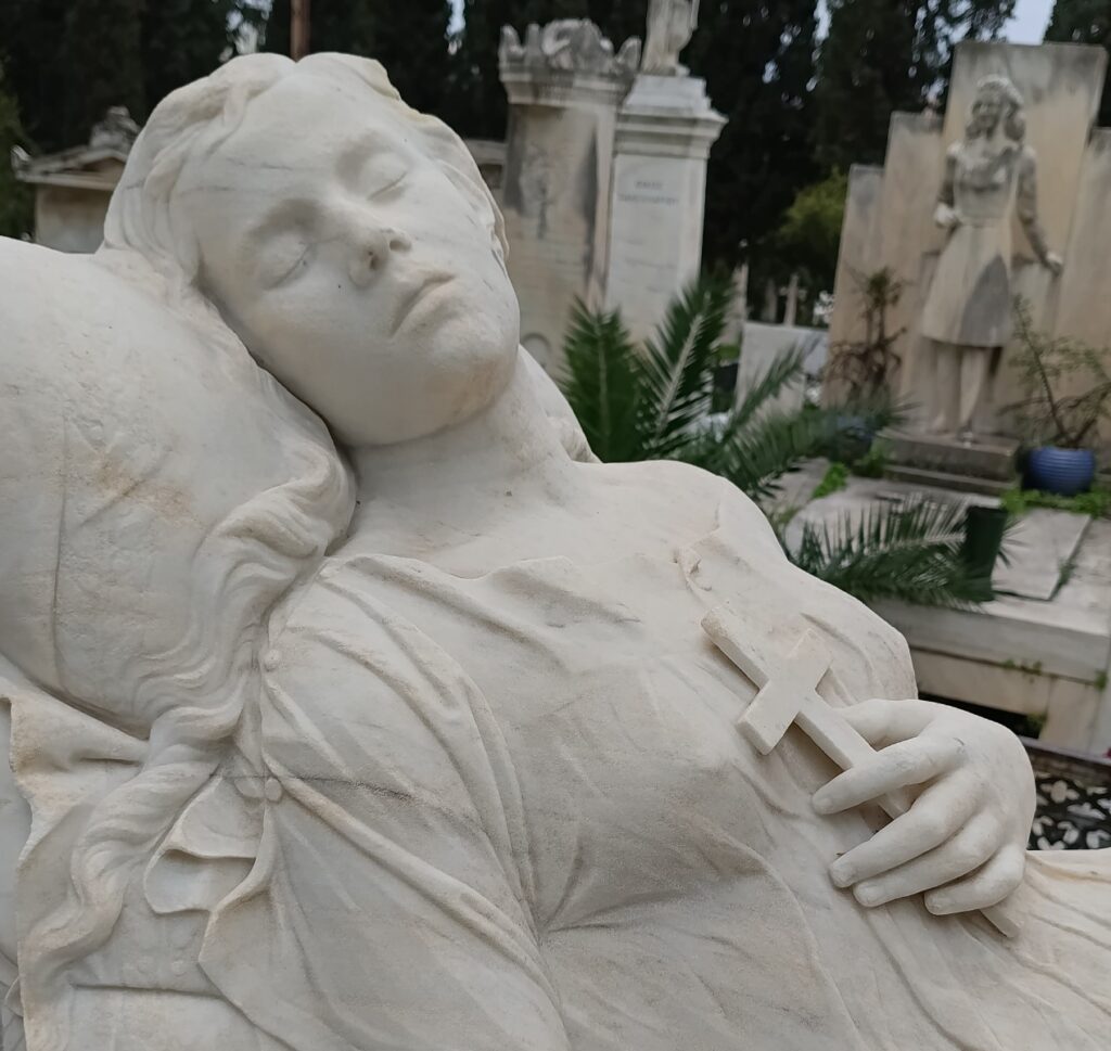 Κοιμωμένη του Χαλεπά: τραγωδία, μύθοι και περιπέτειες