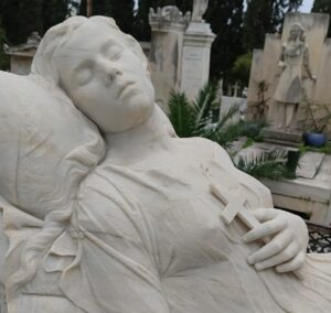 Κοιμωμένη του Χαλεπά: τραγωδία, μύθοι και περιπέτειες