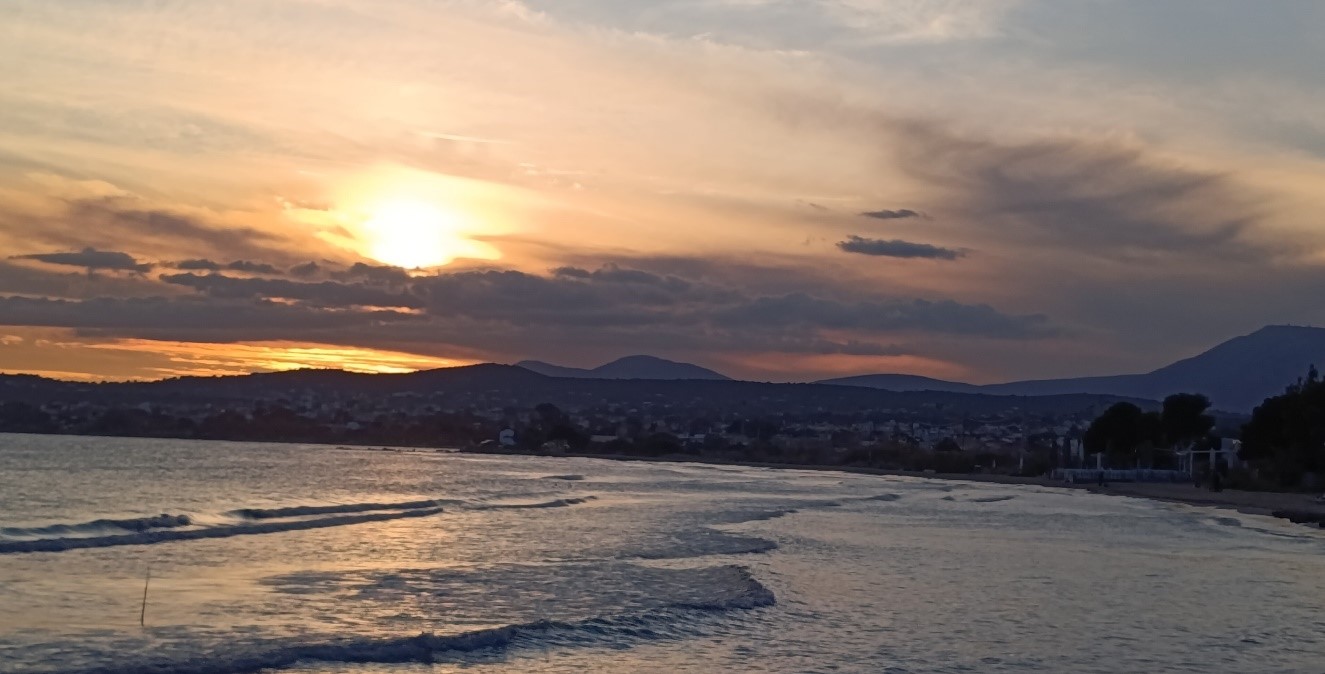 Αρτέμιδα: Θάλασσα, βόλτα και χαλαροί ρυθμοί