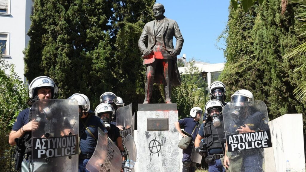 Το επιβεβλημένο άγαλμα