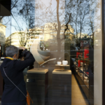 Στα στενά του Κολωνακίου : Διαδρομές και ιστορίες πίσω από τις βιτρίνες